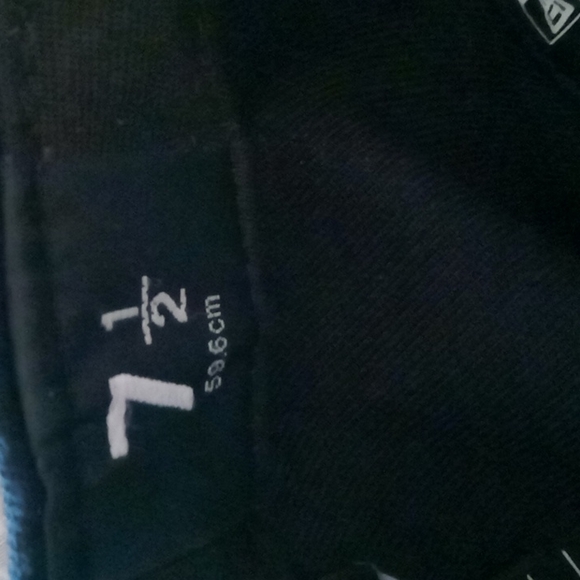 NWOT-New York Yankees official on-field cap - Picture 3 of 6